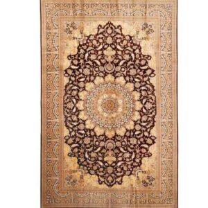 Tapis en soie iranienne tissé à la main avec motif médaillon couleur crème – Qom
