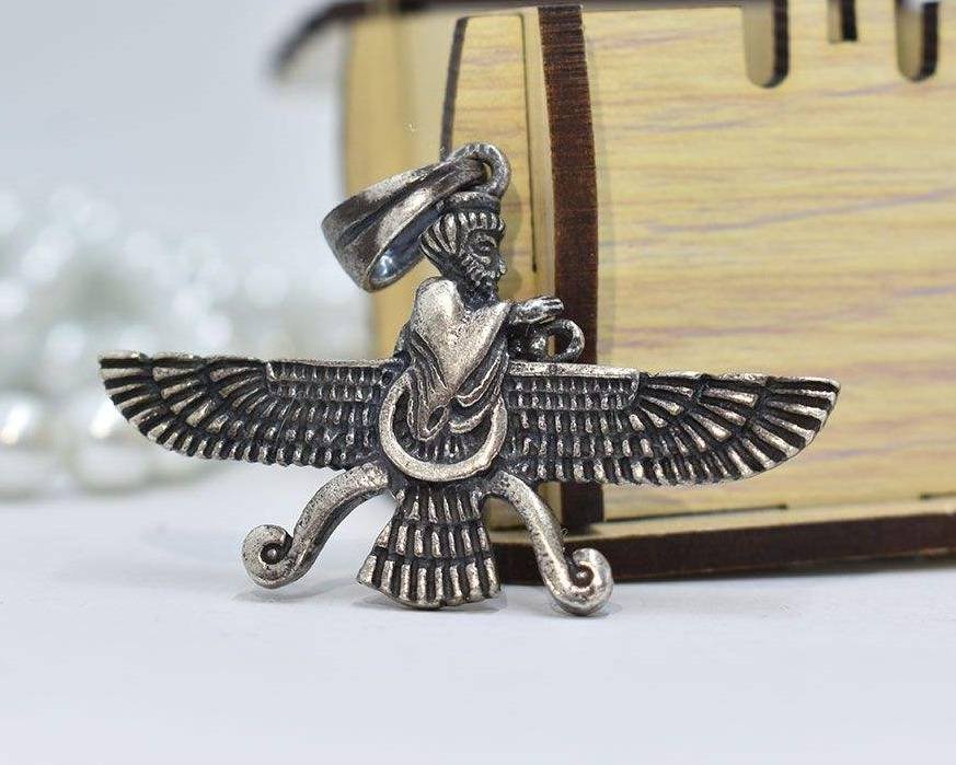 Pendentif en argent persan Minimaliste Symbole Zoroastrien Faravahar