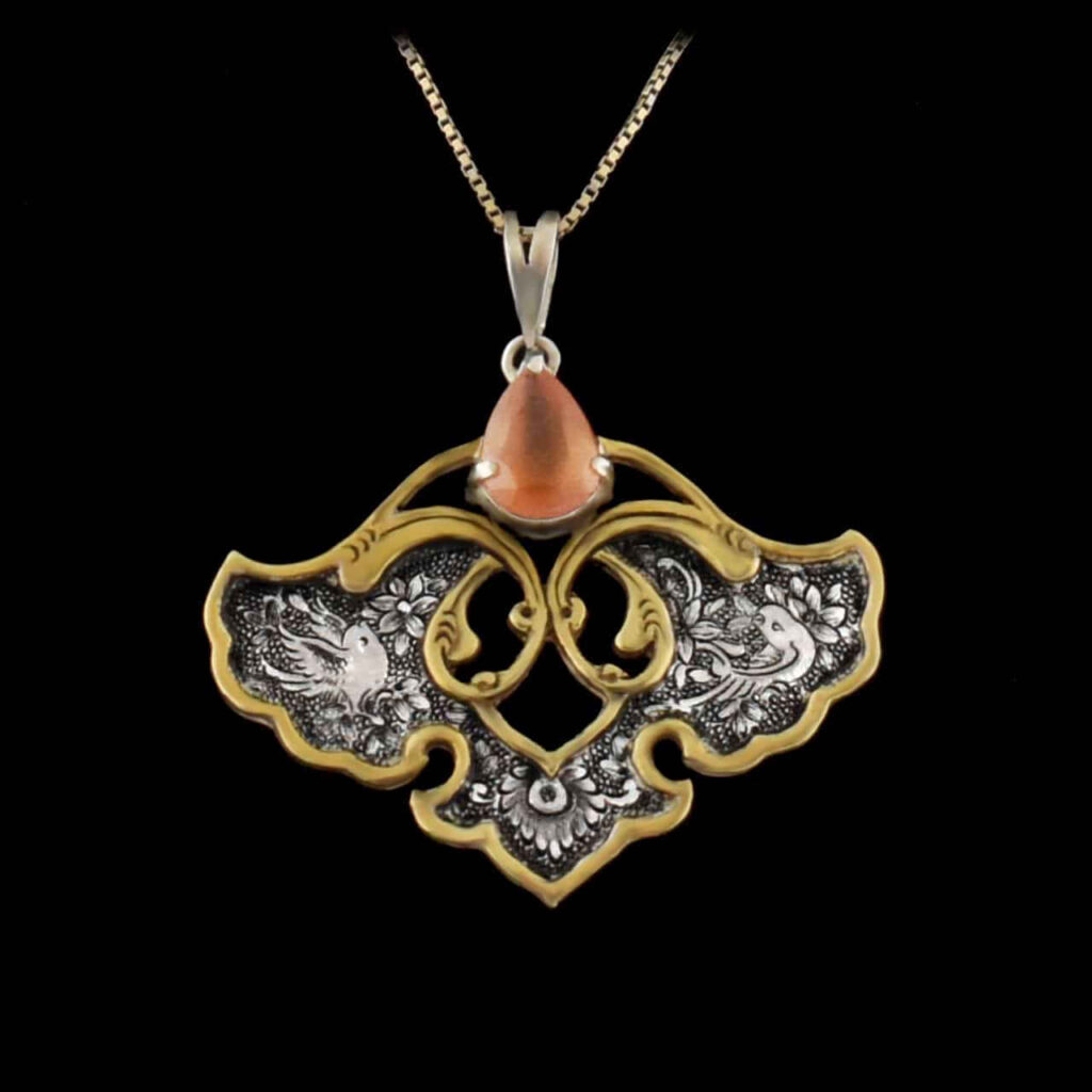 Pendentif en argent gravé persan avec pierre précieuse Rubis