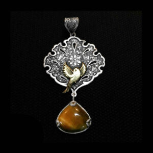 Pendentif en argent gravé persan avec pierre précieuse Oeil de tigre