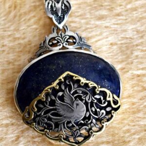 Pendentif en argent gravé persan avec pierre précieuse Azure pourpre