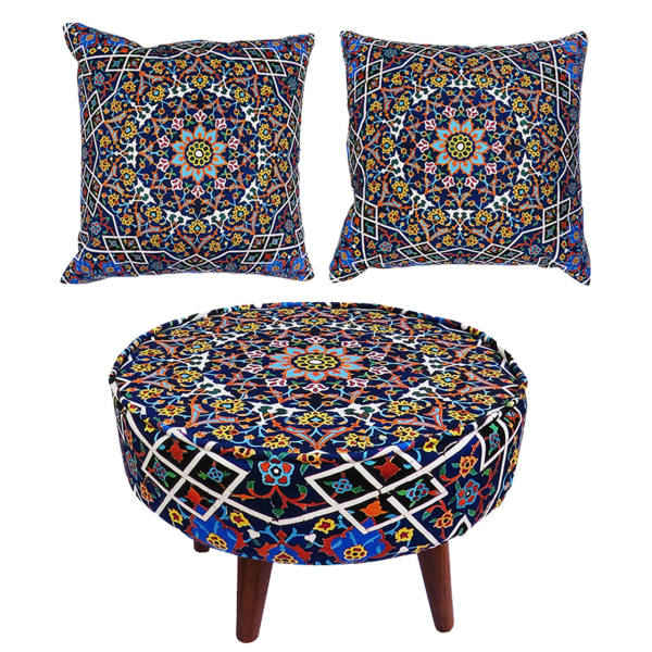 Tabouret et coussins en velours éclectique inspirés de l’art persan