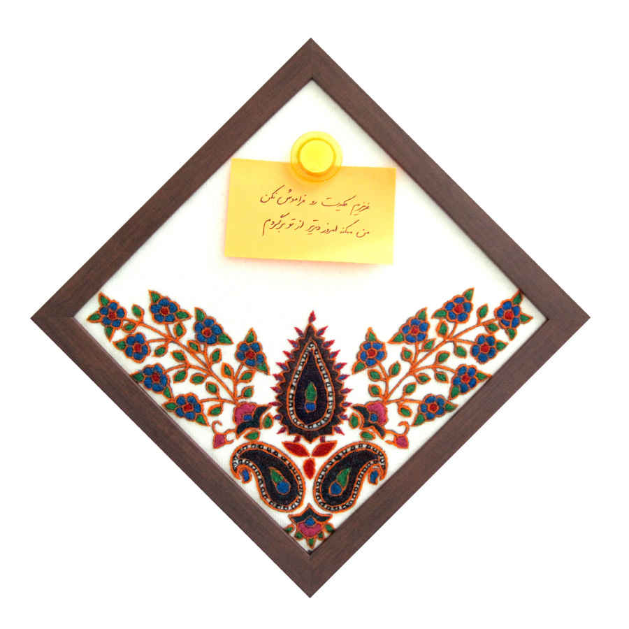 Tenture murale persane brodée – Œuvre textile florale encadrée