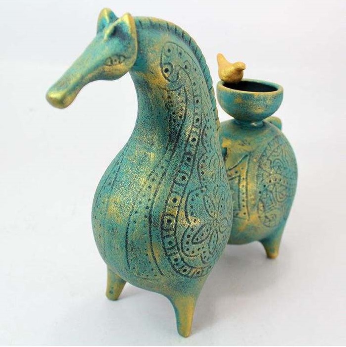 Bougeoir en poterie persane fait main avec élégance artisanale Cheval
