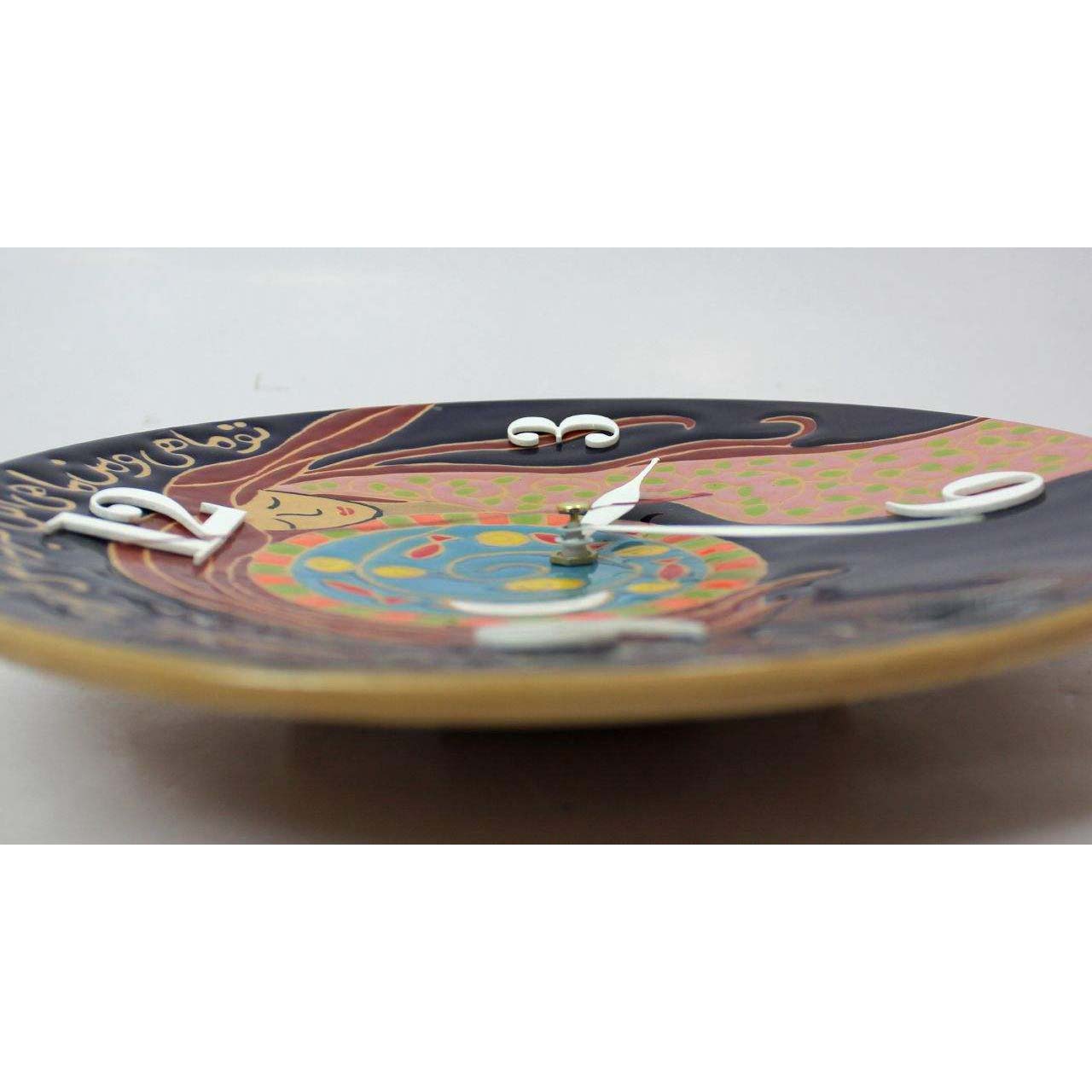 Horloge murale en poterie perse façonnée et peinte à la main, modèle Negar