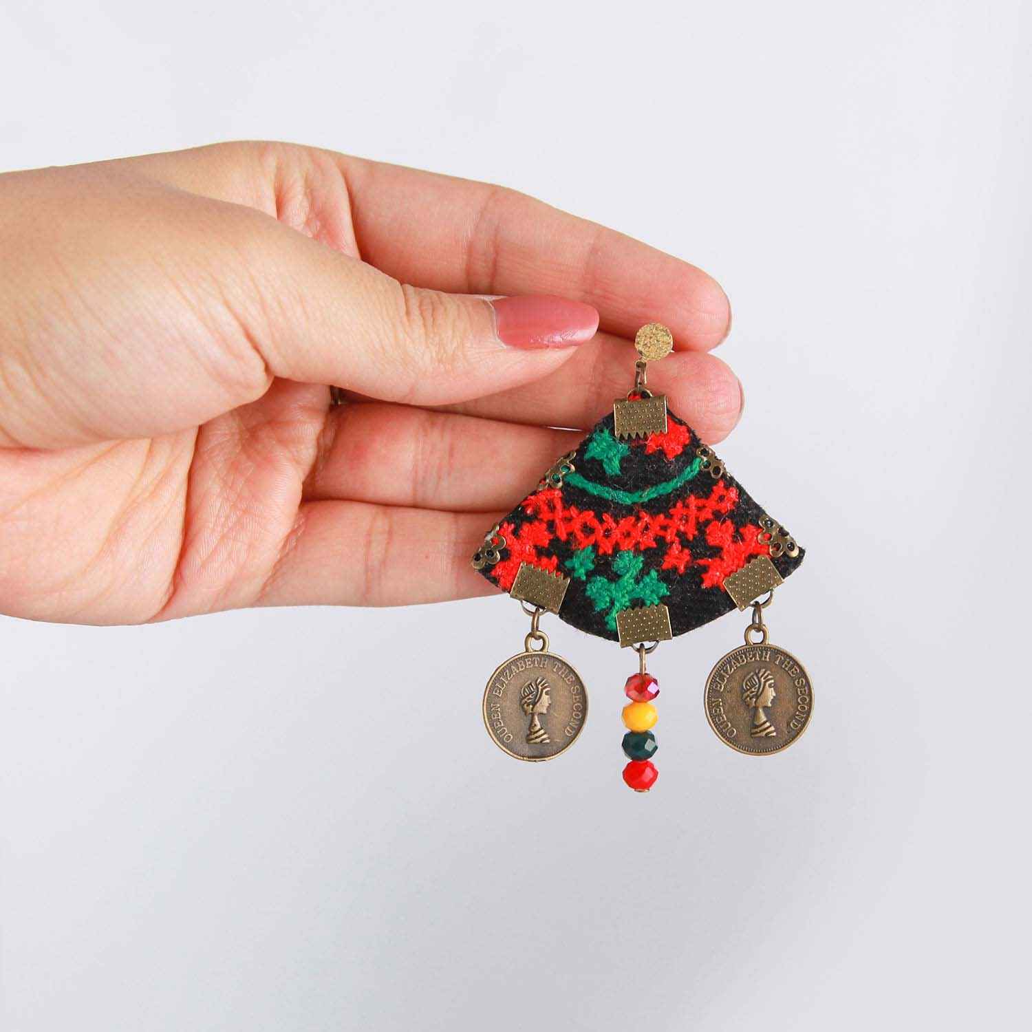 Boucles d’oreilles persanes brodées – Suzani traditionnel baloutche avec pièces