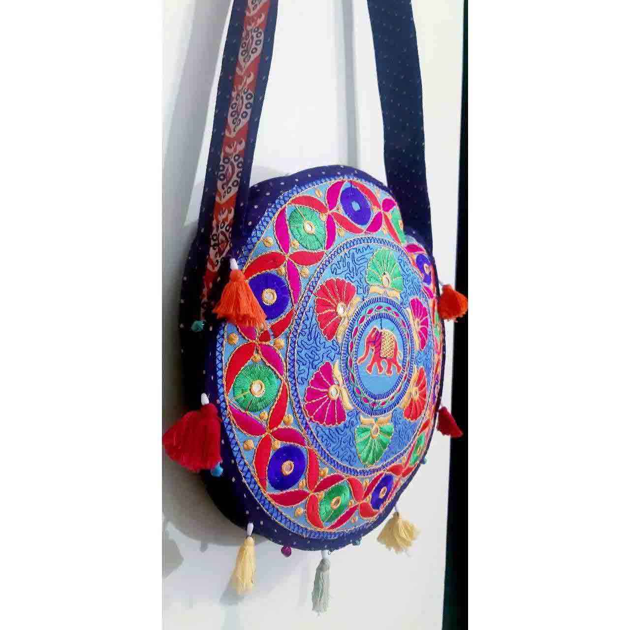 Sac à bandoulière ethnique brodé avec design Baluchi A46