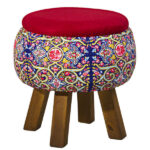 Pouf rond en velours avec pieds en bois inspiré de l’art persan rouge Akam