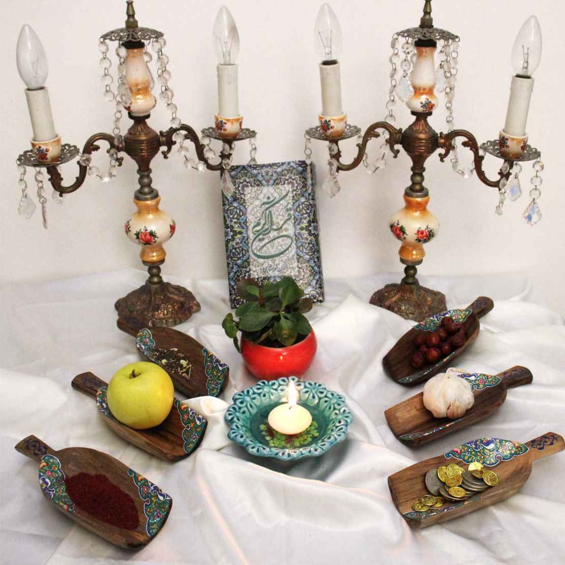 Set Haft-sin en bois élégant pour Nowruz, le Nouvel An persan Hoonarin