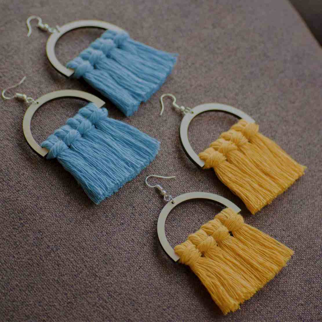 Boucles d’oreilles à pompons en macramé, modèle Cercle