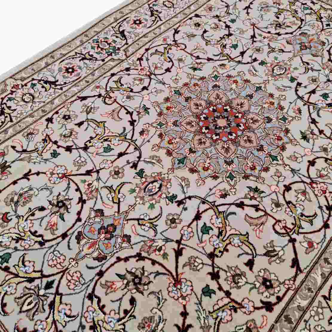 Tapis persan tissé à la main modèle Abtin d’Isfahan