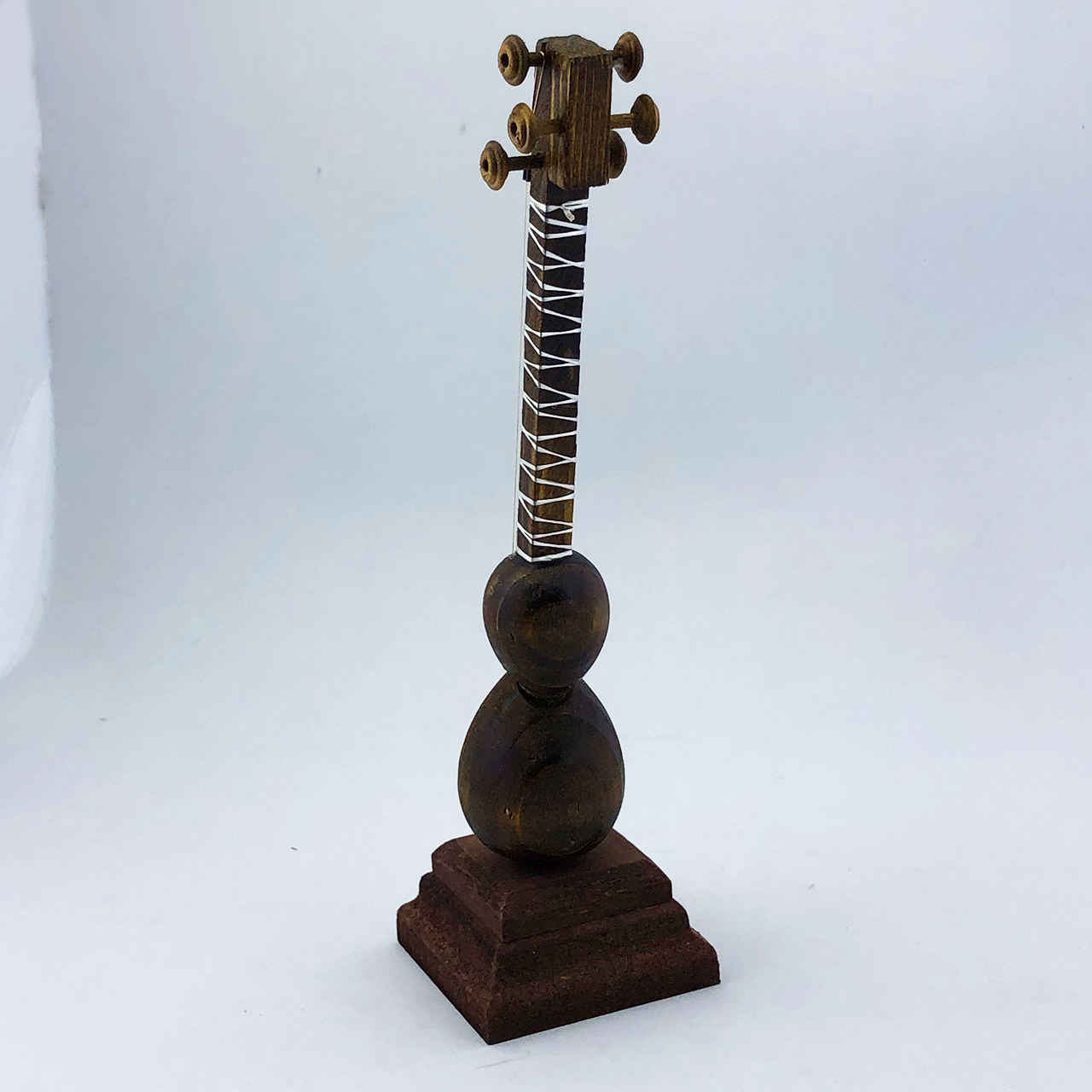 Maquette à monter : Réplique d’instrument Tar persan