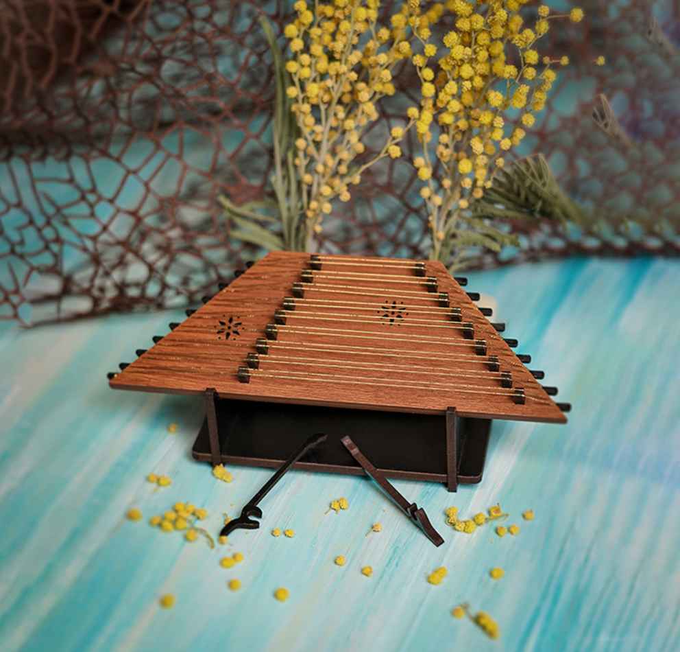 Maquette à monter : Réplique d’instrument Santoor persan