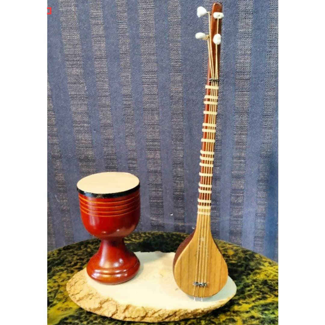 Maquette à monter : Setar persan miniature