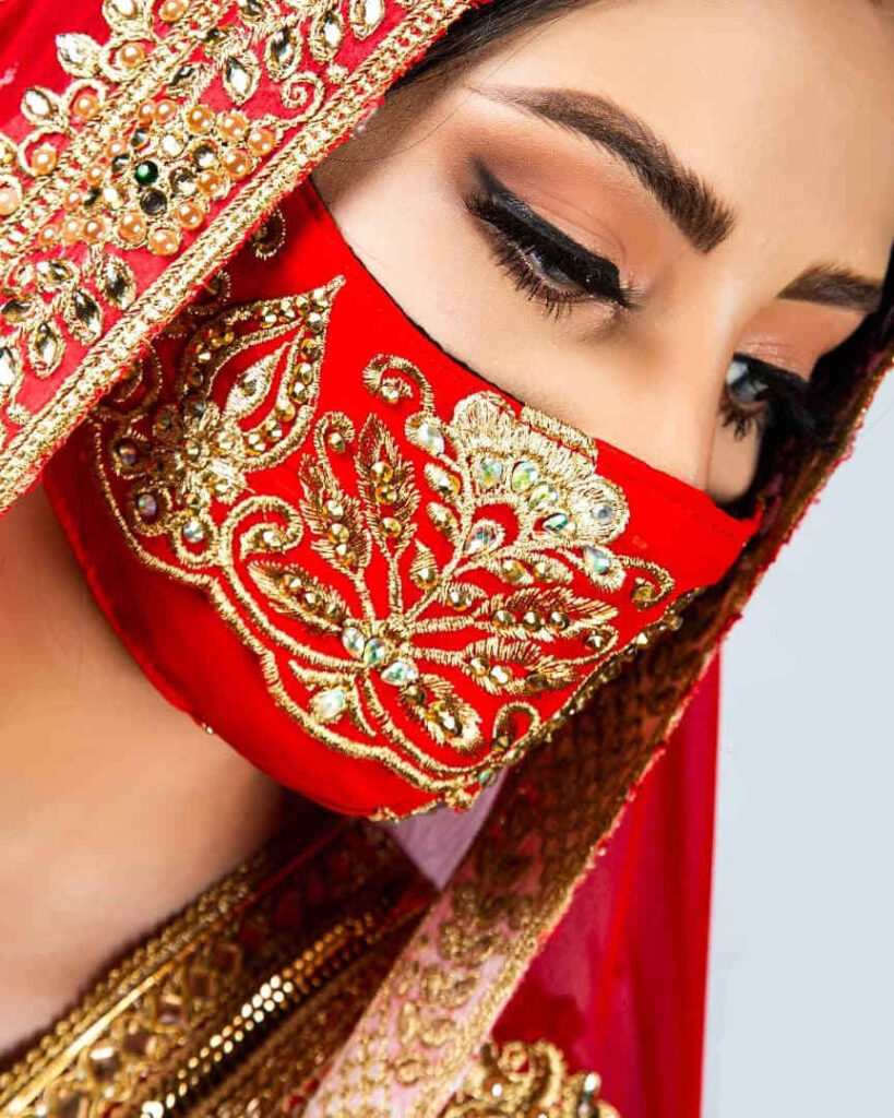Masque facial brodé fait à la main pour femme – Modèle Abtin