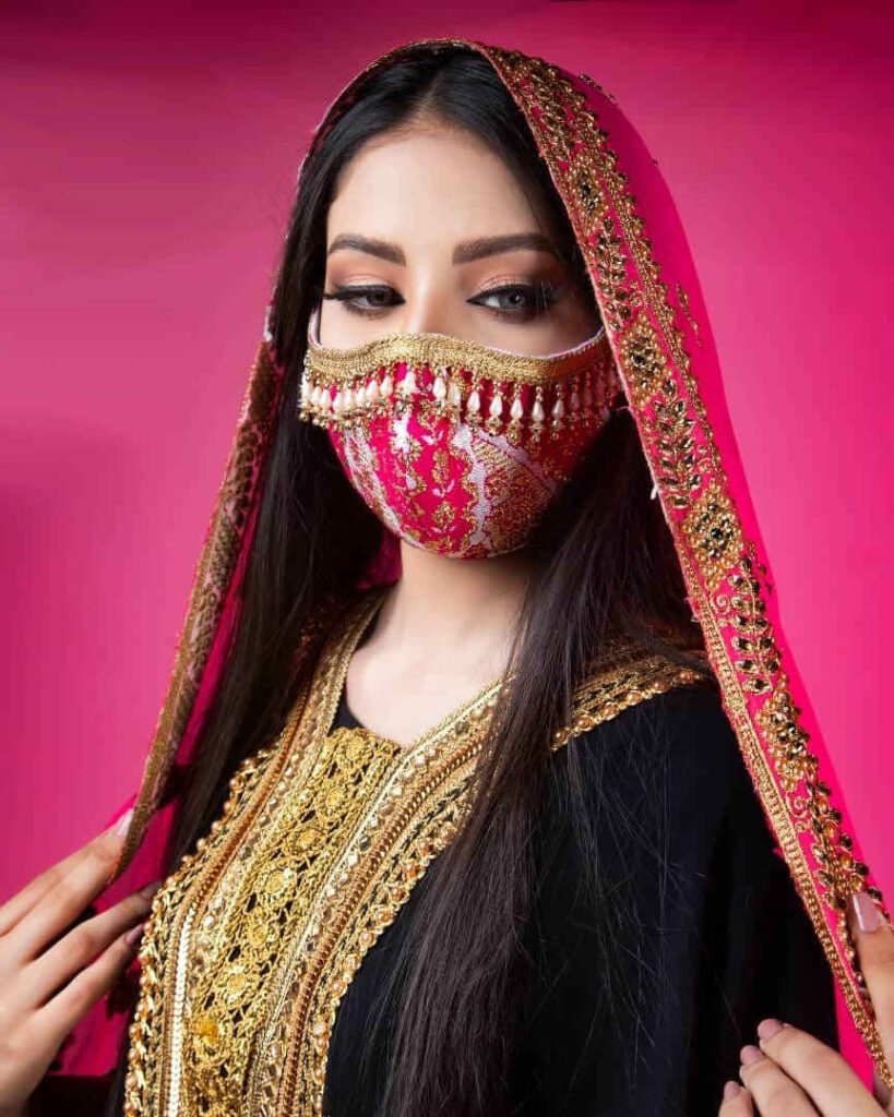Masque facial brodé fait à la main pour femme – Modèle Negin