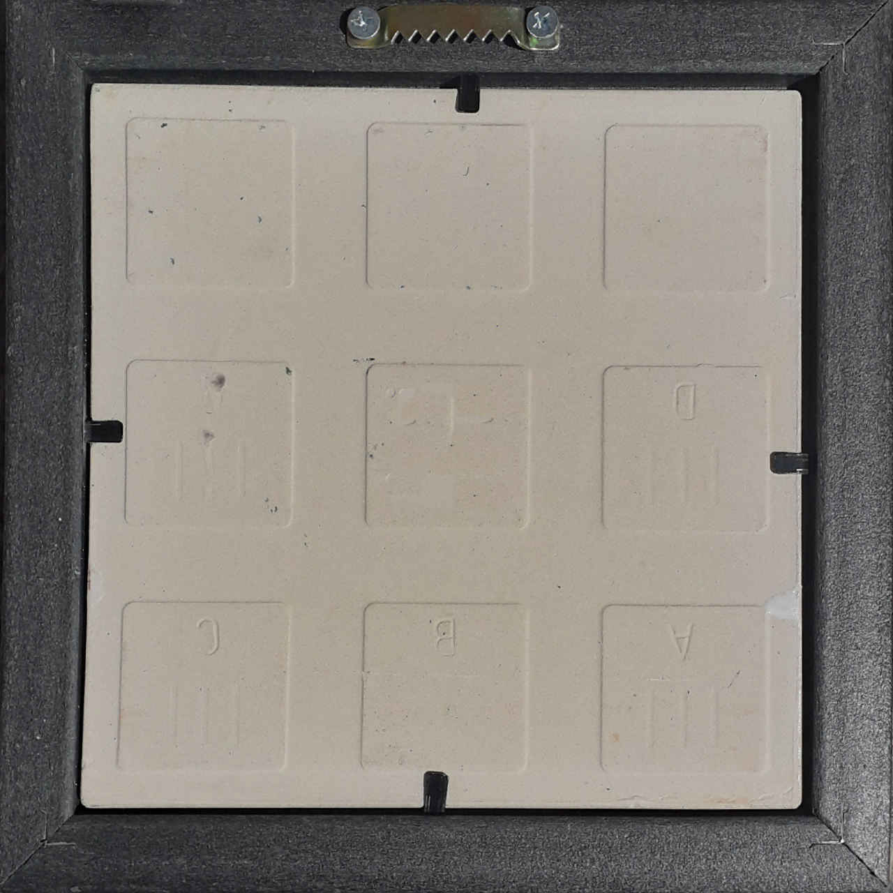 Carreau persan décoratif encadré – Motif de calligraphie : Nafase Bade Saba