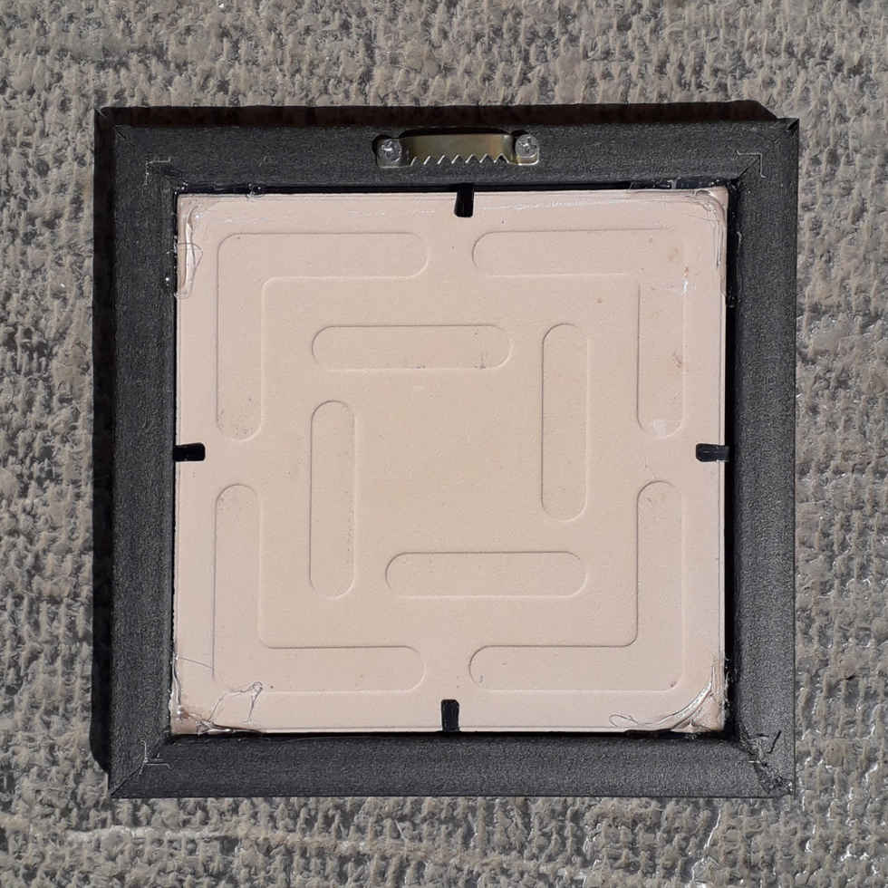 Carreau persan décoratif encadré – Œil maléfique