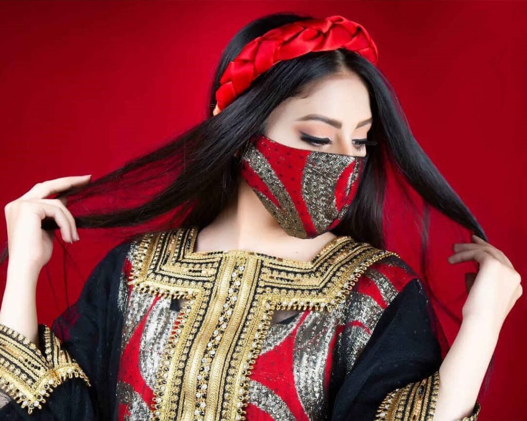 Masque facial brodé fait à la main pour femme – Modèle Hasti