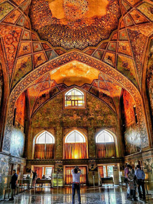 Chehel Sotoon Palace