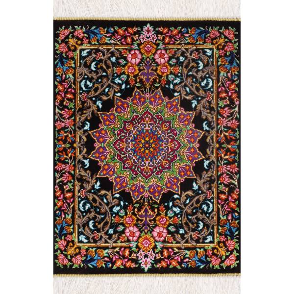 Tapis Persan en Soie Fait Main avec Fond Noir - Qom