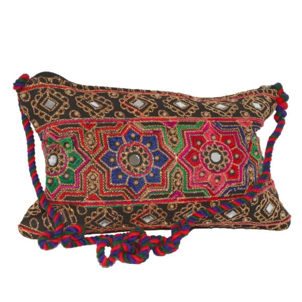 Sac à bandoulière ethnique brodé avec style Baluchi Hana