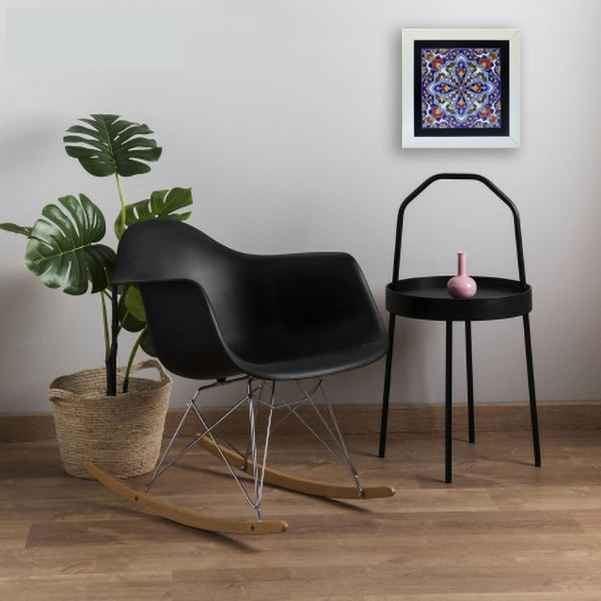 Carreau en céramique persane décoratif encadré  – Nikta