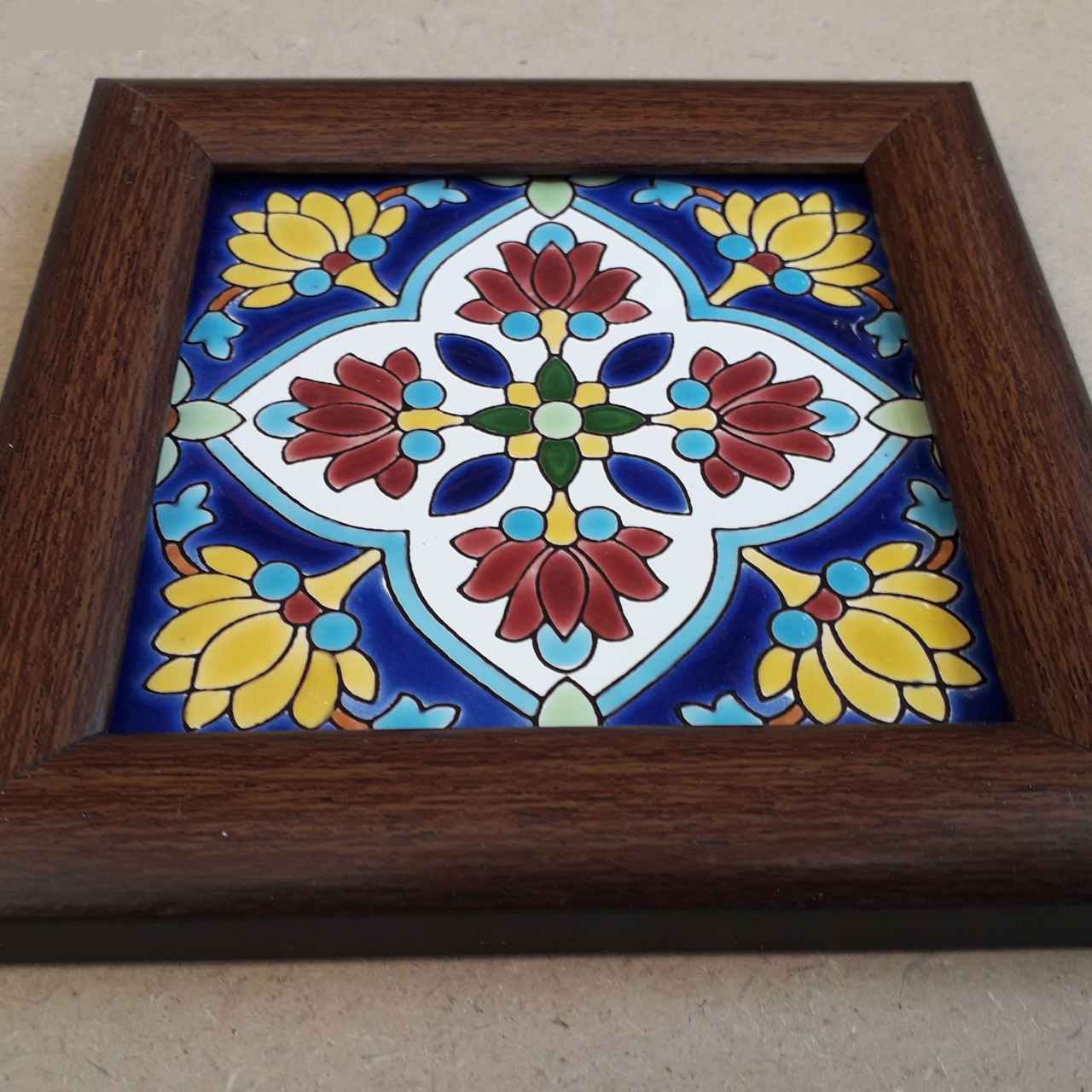 Carreau en céramique persane décoratif encadré – Rainbow