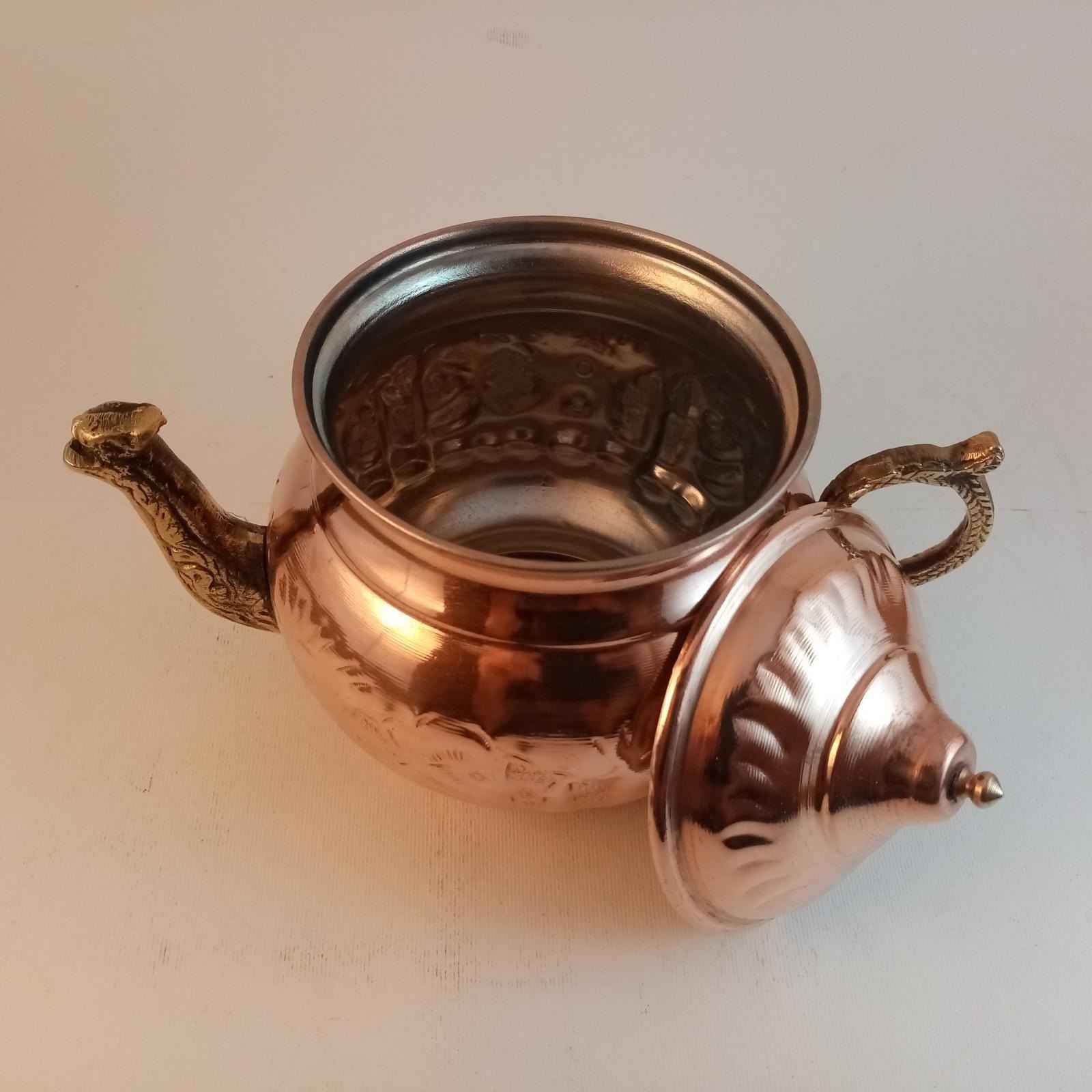Théière persane en cuivre faite main et martelée avec Gravure à l’eau-forte