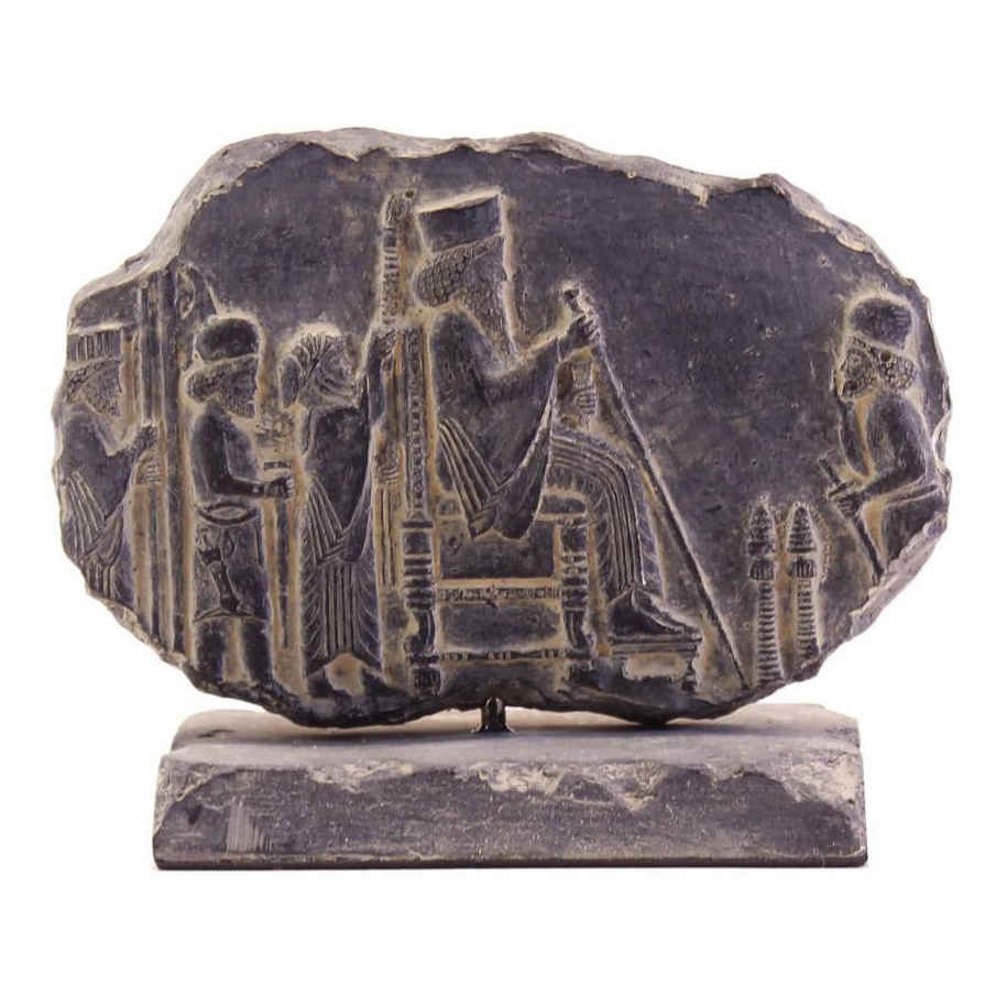 Figurine historique de la cour de Cyrus : Le grand roi iranien