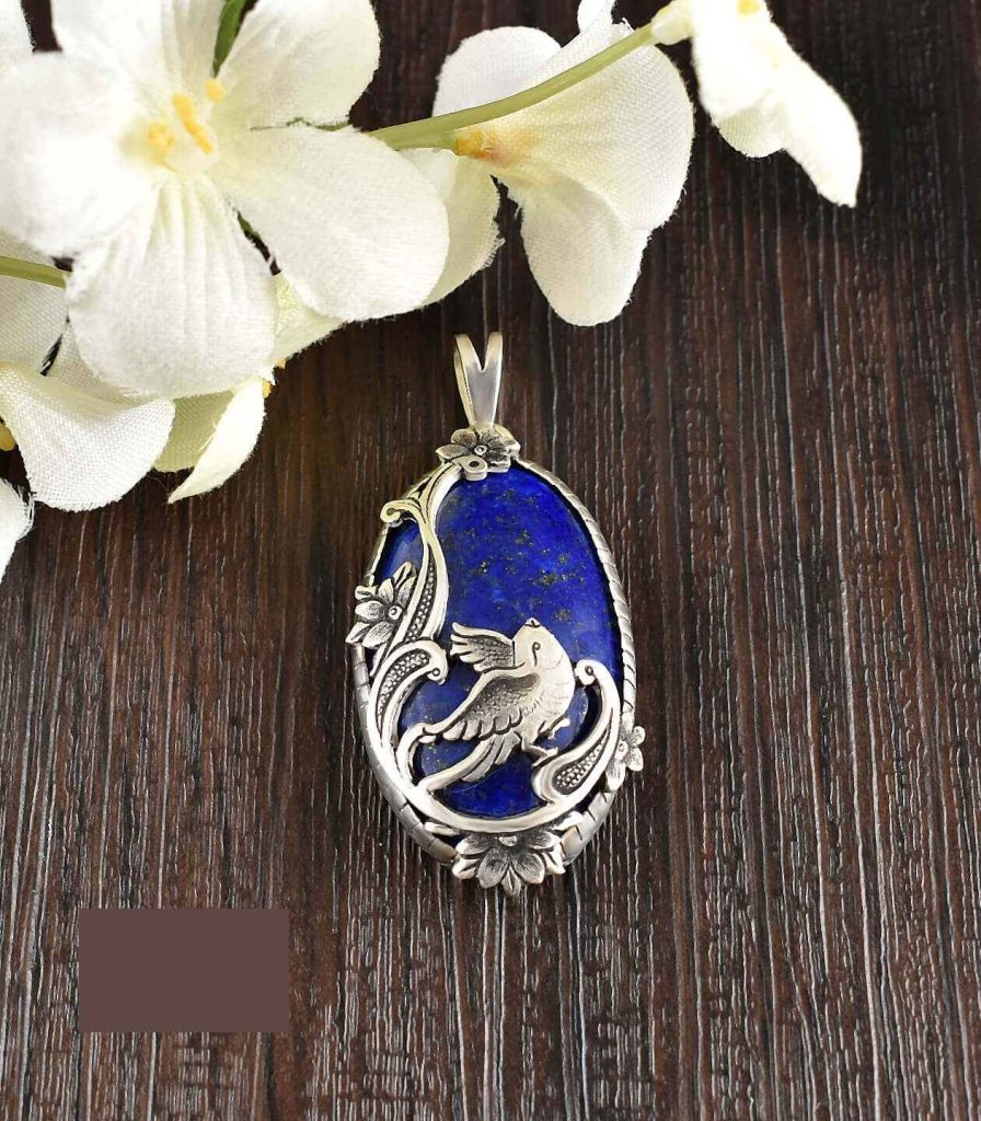Pendentif en argent gravé persan avec pierre précieuse Lapis Lazuli