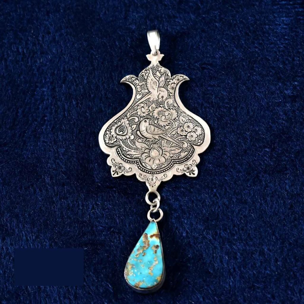 Pendentif en argent gravé persan avec pierre précieuse Turquoise
