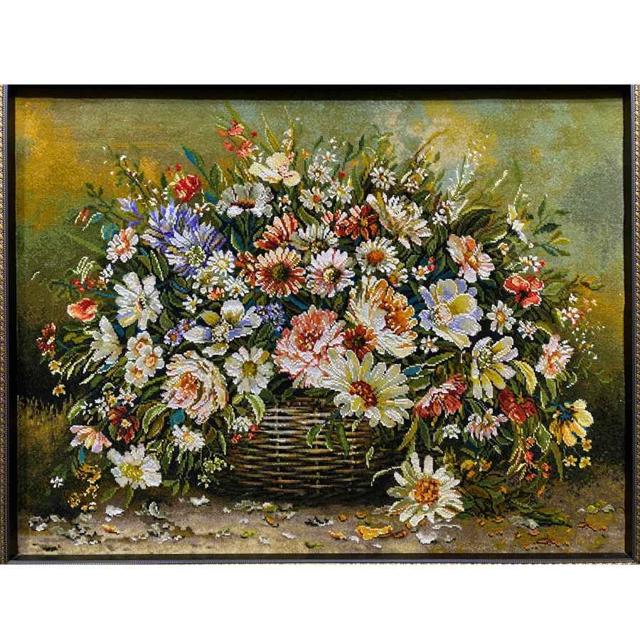 Tapis persan figuratif noué à la main de Tabriz représentant un bouquet de roses