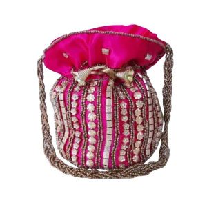 Sac à main seau brodé de perles dans le style traditionnel Mana