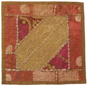 Housse de Coussin Brodée – Design Suzani Rose