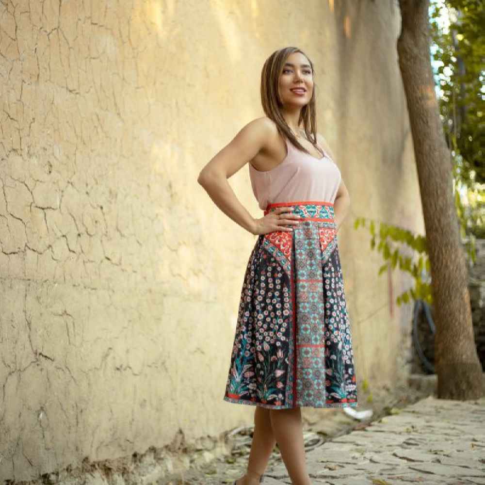 Modèle de jupe persane noire pour femmes Kashan