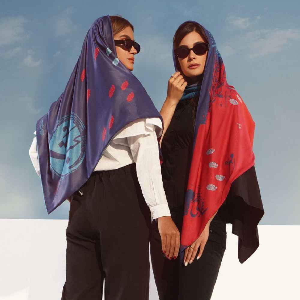 Foulard en soie pour femme – Imprimé artistique perse, design Mohabat somptueux et éclatant