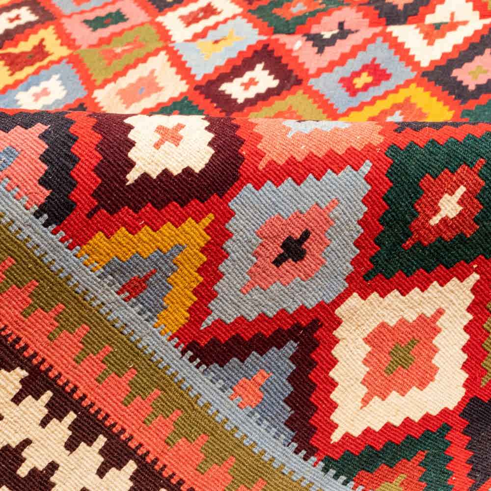 Tapis Kilim en laine persane tissé à la main à Fars Traditionnel Atila
