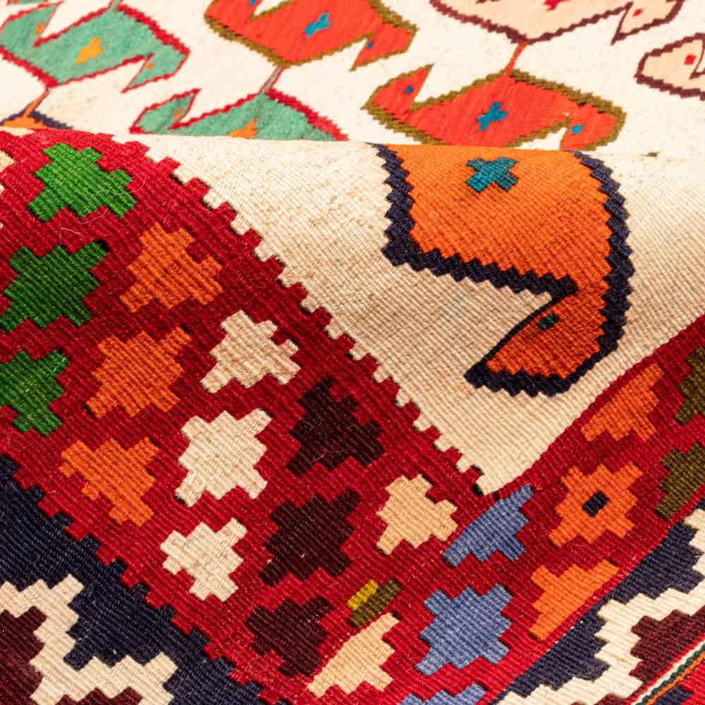 Tapis Kilim en laine persane tissé à la main en Fars Traditionnel Aynaz