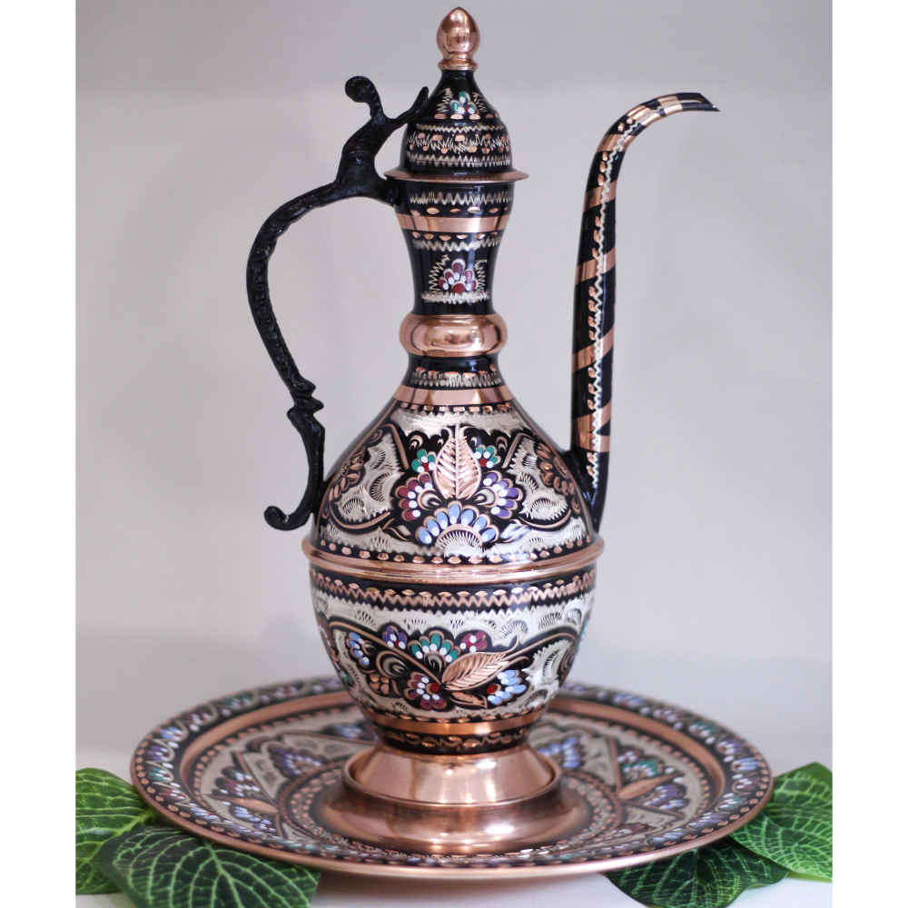 Ensemble flacon à eau de rose en cuivre persan et assiette