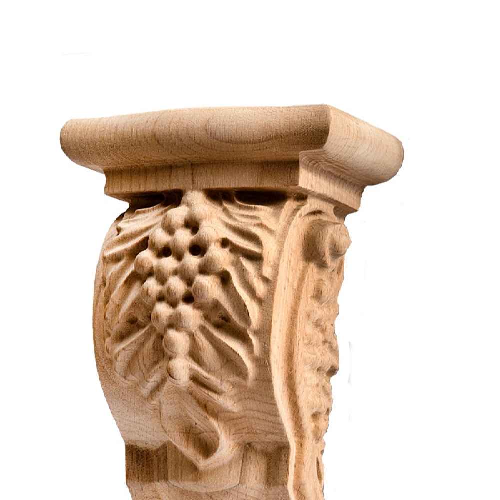 Modèle de capitale en bois sculpté Vishka