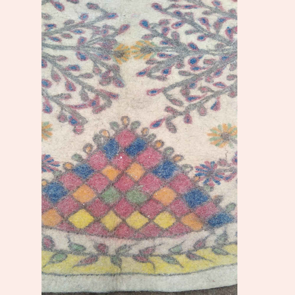 Tapis en feutre de laine persan 100% naturel et fait main Raha