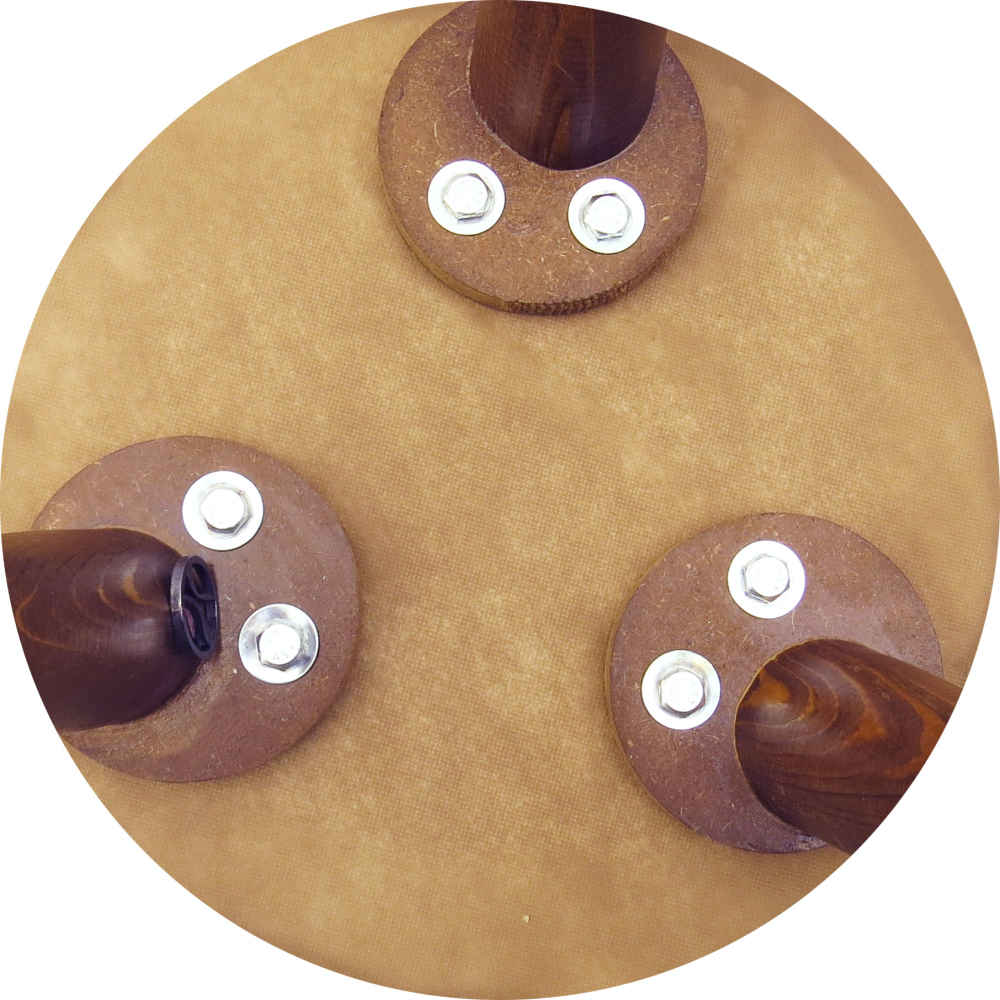 Pouf persan rouge traditionnel avec pieds en bois et tissu en velours Aylin