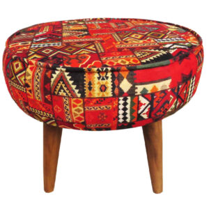 Pouf persan rouge traditionnel avec pieds en bois et tissu en velours Mohana