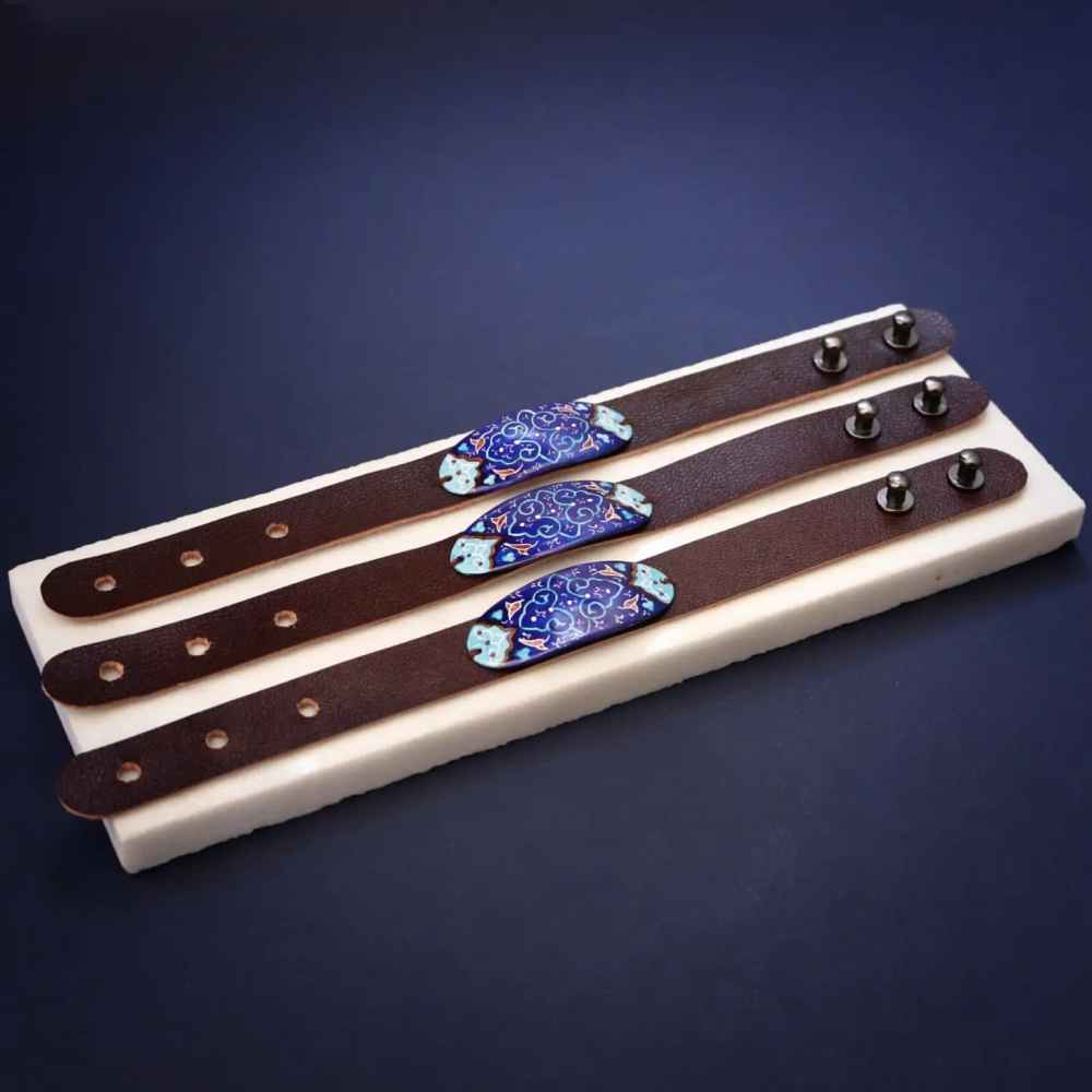 Bracelet artistique en cuir et cuivre Minakari – Yavar Artistique