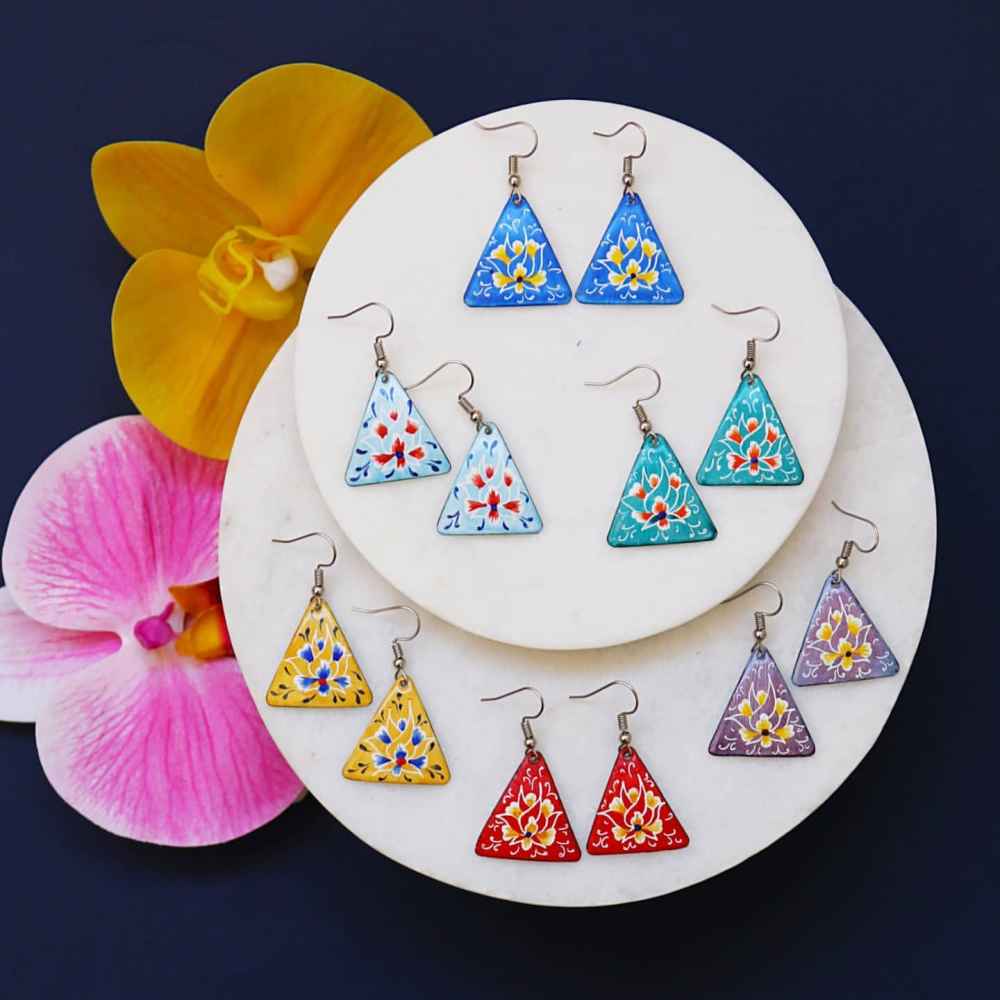 Boucles d'oreilles persanes faites à la main avec triangle artistique Minakari