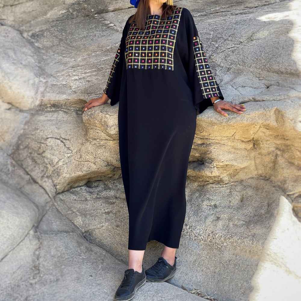 Abaya Traditionnelle pour Femmes avec Broderie et Tissu Doux