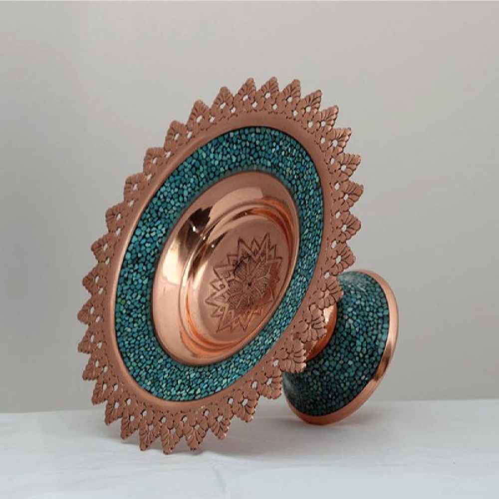 Plat sur Piédestal en Cuivre Incrusté de Turquoise Modèle Karimi