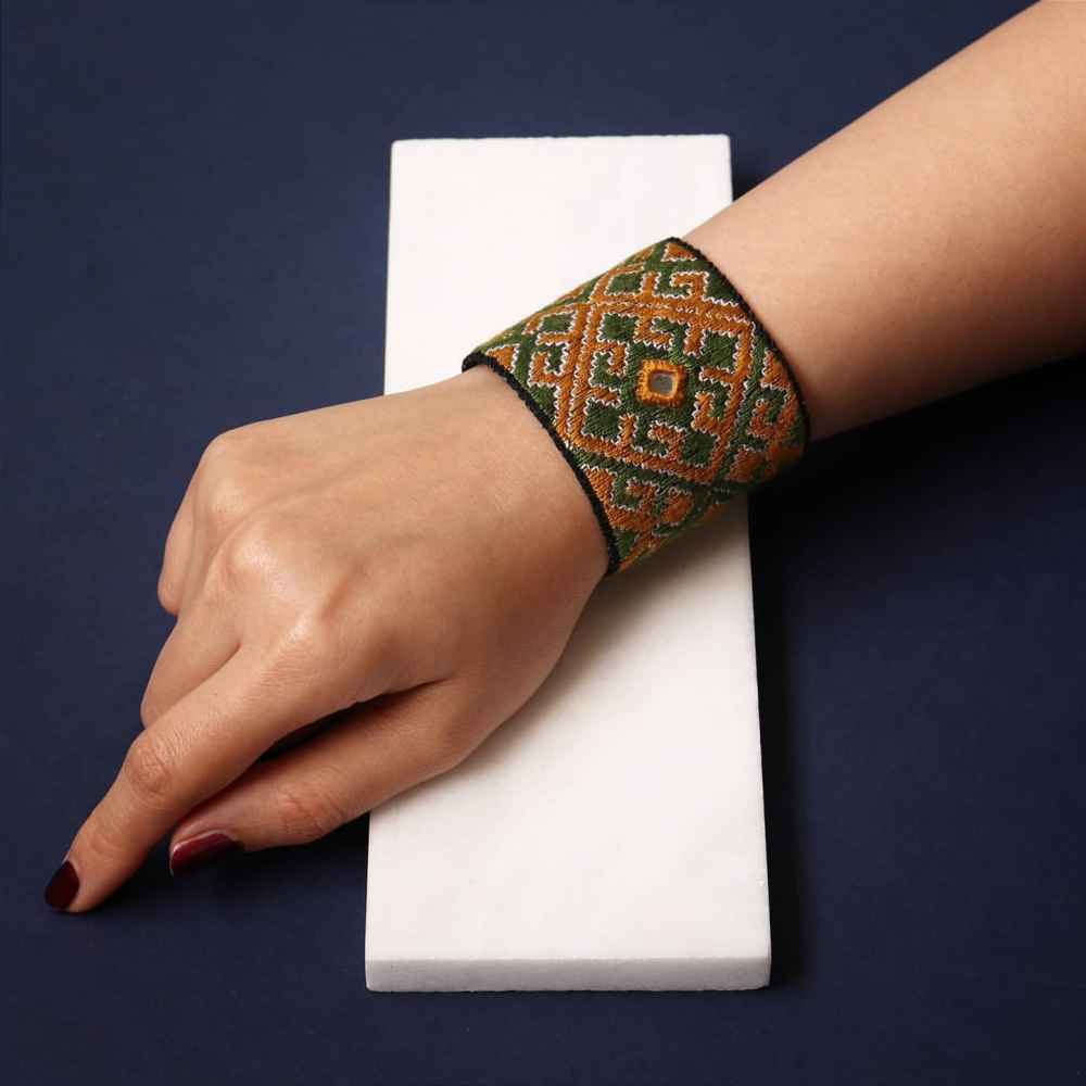 Bracelet brodé Persan Modèle Kiana