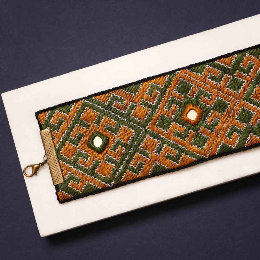 Bracelet brodé Persan Modèle Kiana